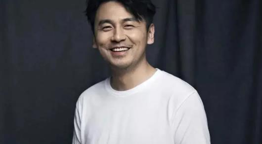 �Ұ��б�ķ���ǽ�ֺ�˭��һ���� ������˭���ݵ�